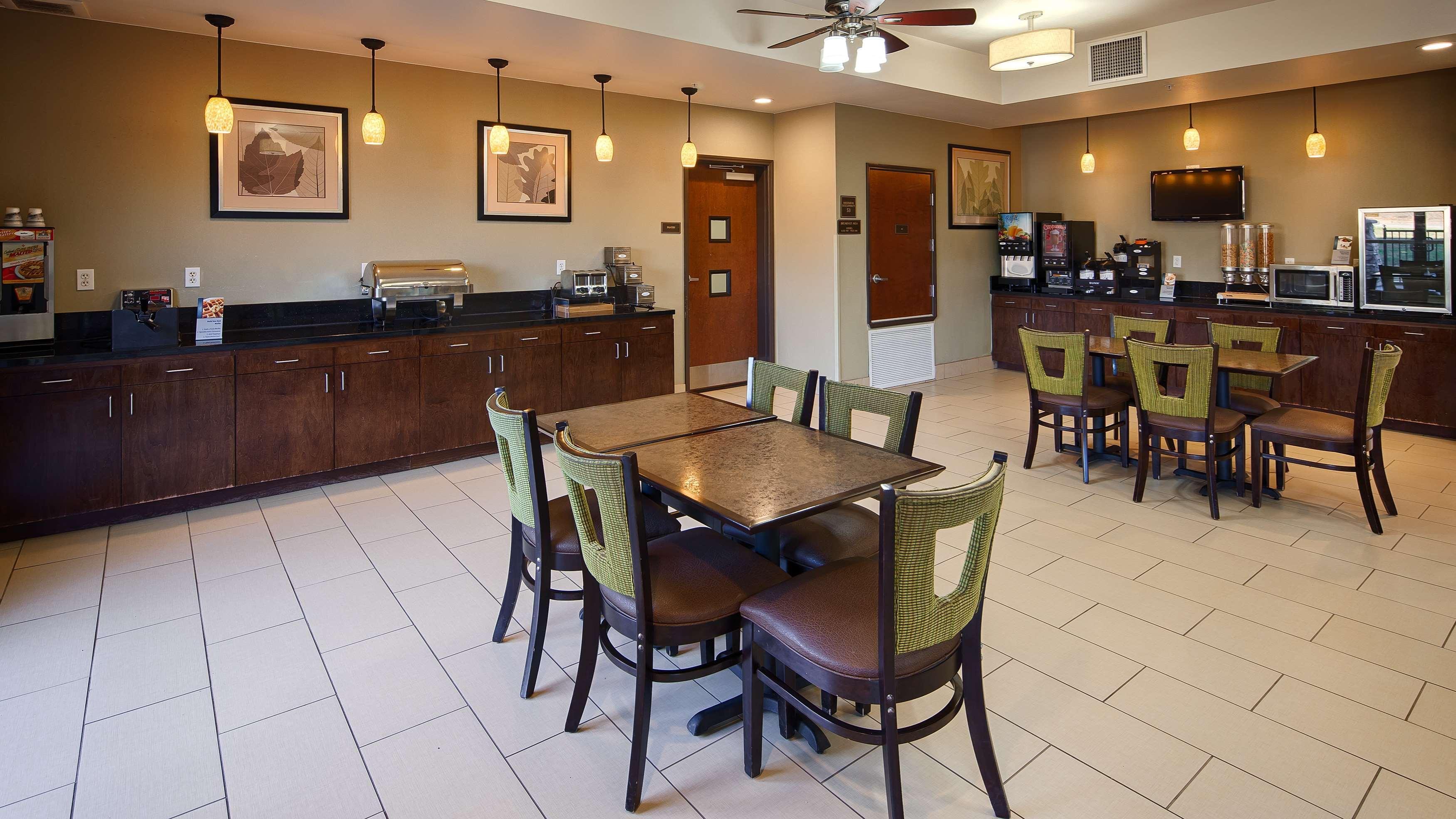 Best Western Plus Desoto Inn & Suites Mansfield Zewnętrze zdjęcie