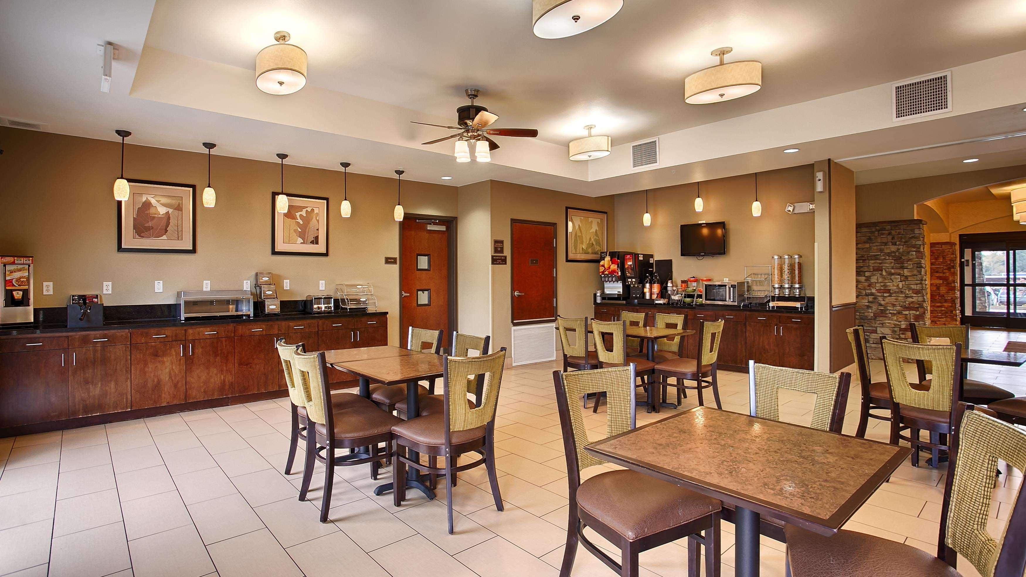 Best Western Plus Desoto Inn & Suites Mansfield Zewnętrze zdjęcie
