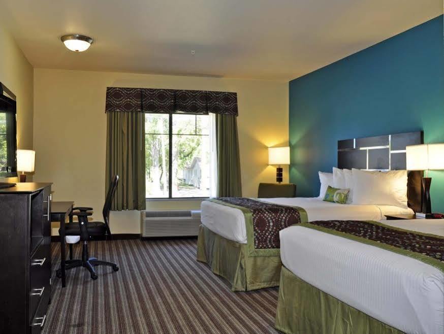 Best Western Plus Desoto Inn & Suites Mansfield Zewnętrze zdjęcie